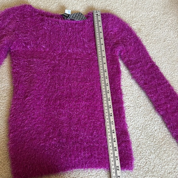 H&M magenta pink fuzzy sweater. Women’s US size 2 - Picture 6 of 10